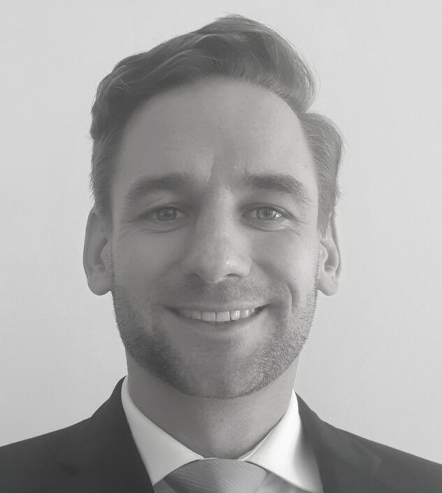 Portrait of Felix Till, co-founder and partner at Starbridge Talent GbR.